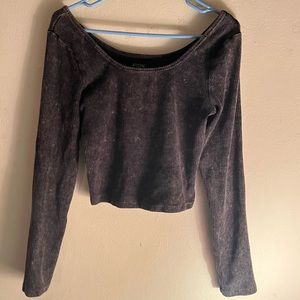 *******SOLD******* Gray Long Sleeve cropped Shirt